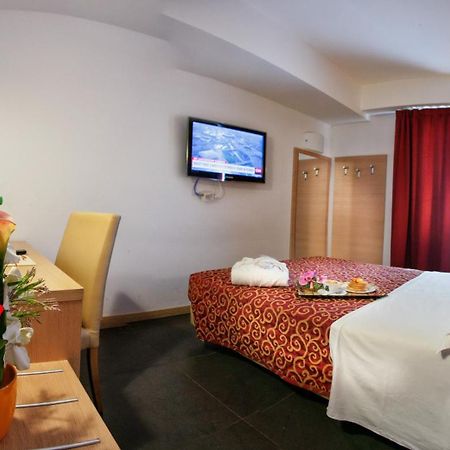 Hotel Eridano Sannazzaro de' Burgondi Bagian luar foto