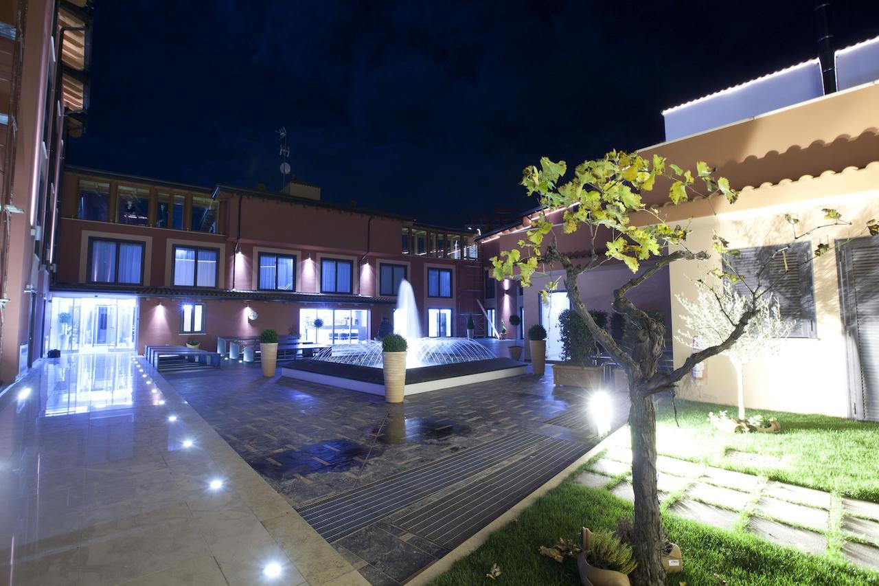 Hotel Eridano Sannazzaro de' Burgondi Bagian luar foto
