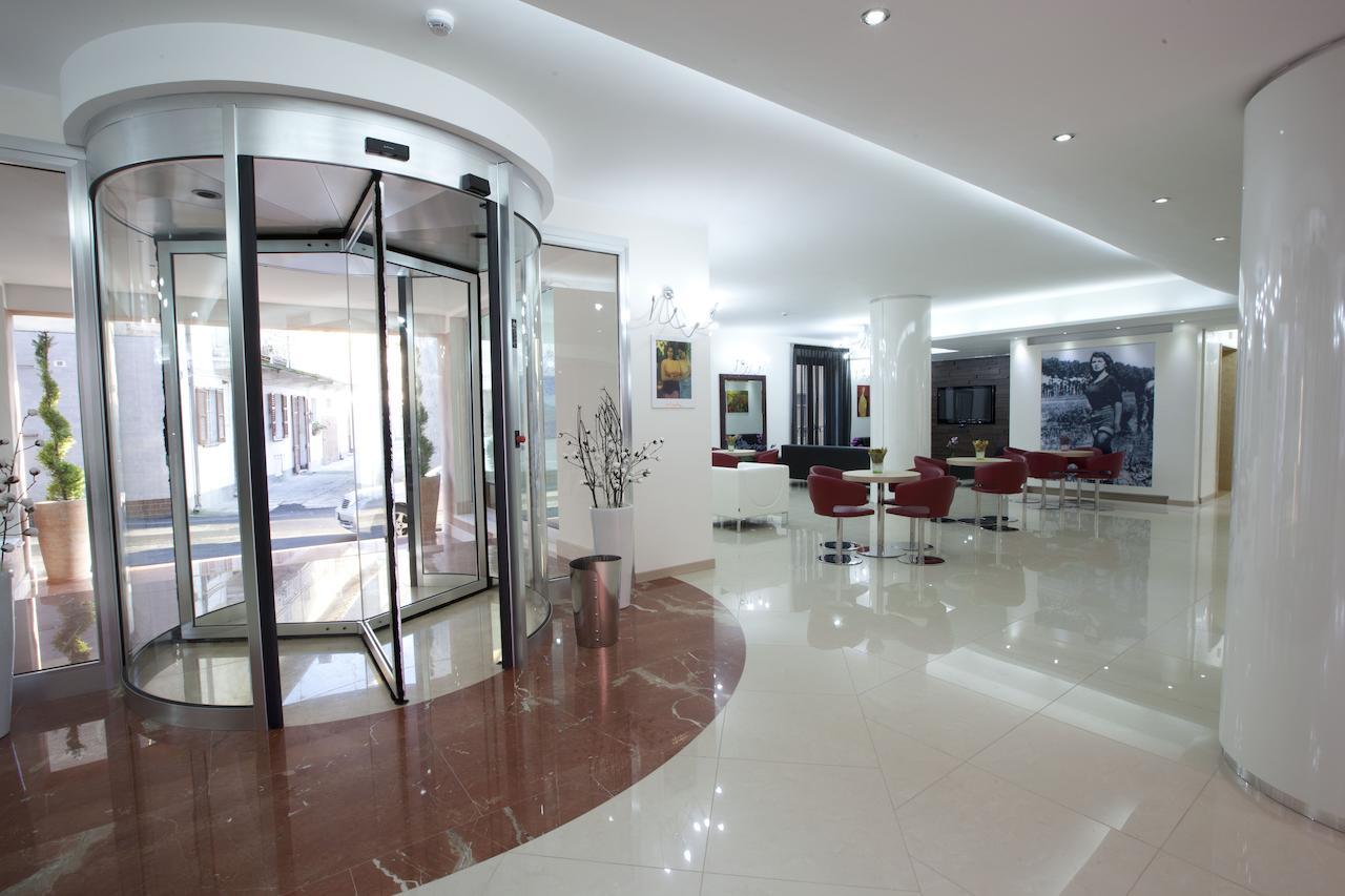 Hotel Eridano Sannazzaro de' Burgondi Bagian luar foto