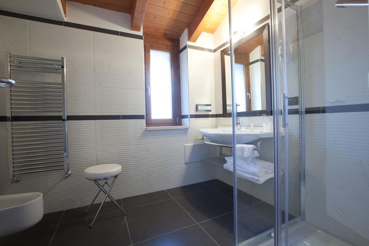 Hotel Eridano Sannazzaro de' Burgondi Bagian luar foto