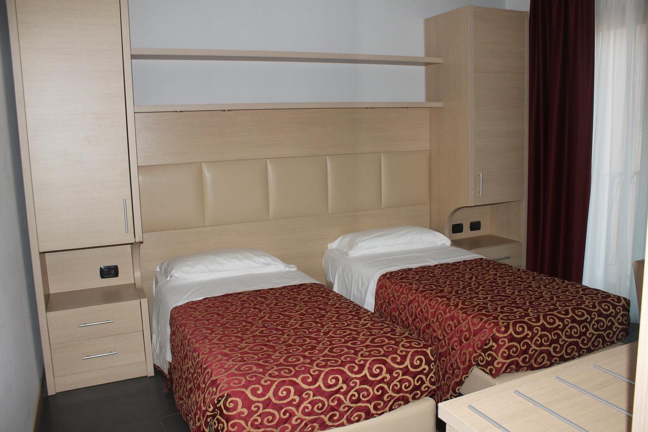 Hotel Eridano Sannazzaro de' Burgondi Ruang foto