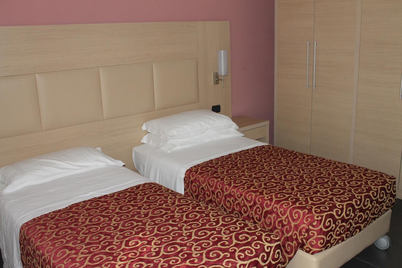 Hotel Eridano Sannazzaro de' Burgondi Ruang foto
