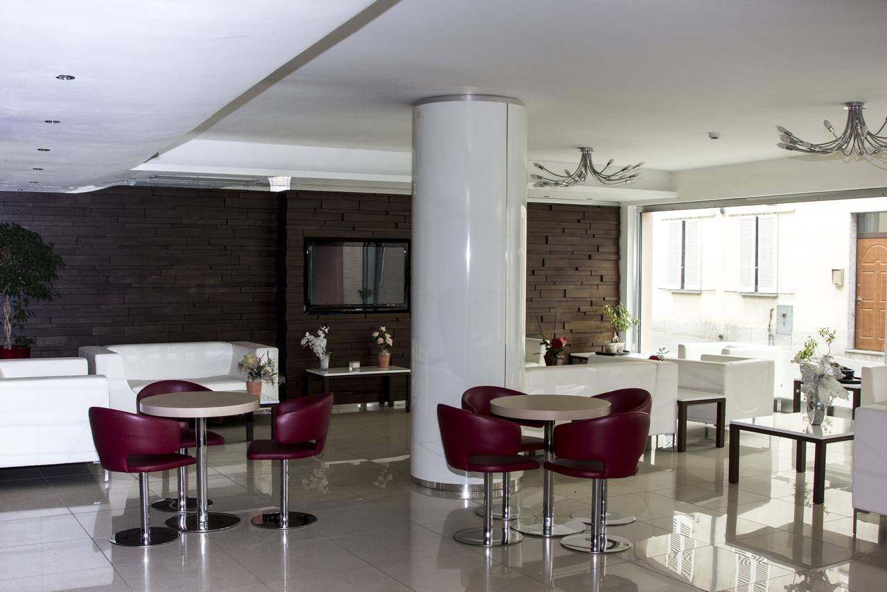 Hotel Eridano Sannazzaro de' Burgondi Bagian luar foto