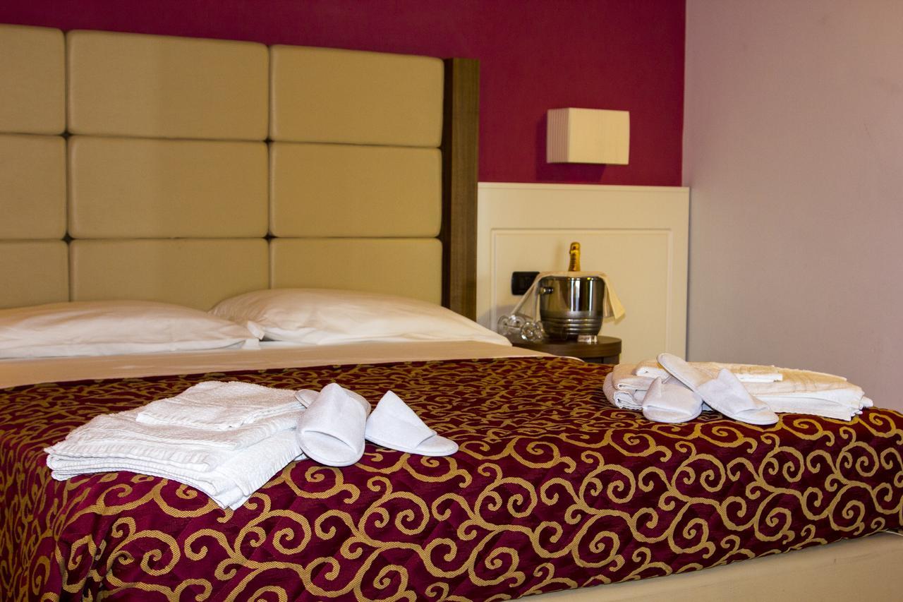 Hotel Eridano Sannazzaro de' Burgondi Ruang foto